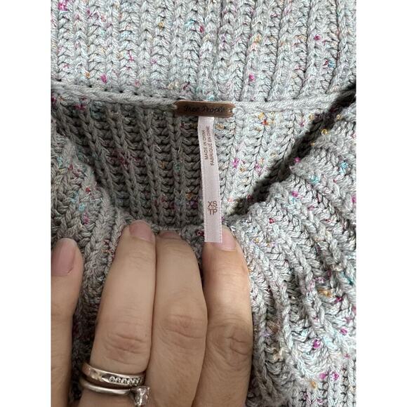 Free People Sweater Gray Oversized Mock Neck Cozy Women Size X Small Knit NEW - Picture 3 of 7